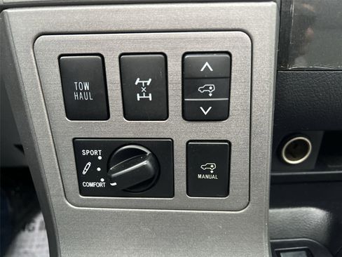 Used 2011 Toyota Sequoia Platinum image 23