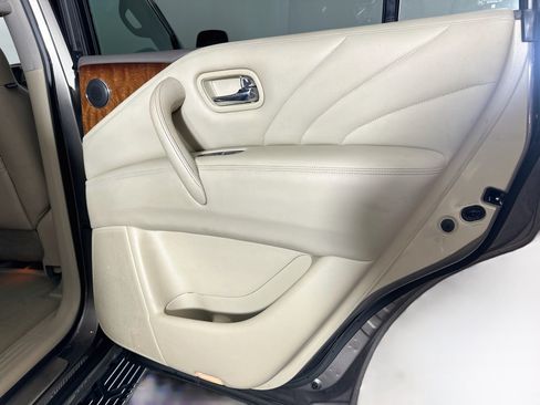 Used 2016 INFINITI QX80 4WD w/ Deluxe Technology Package image 34