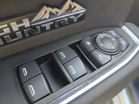 Used 2026 Chevrolet Silverado 1500 High Country w/ Technology Package AWD/4WD image 34