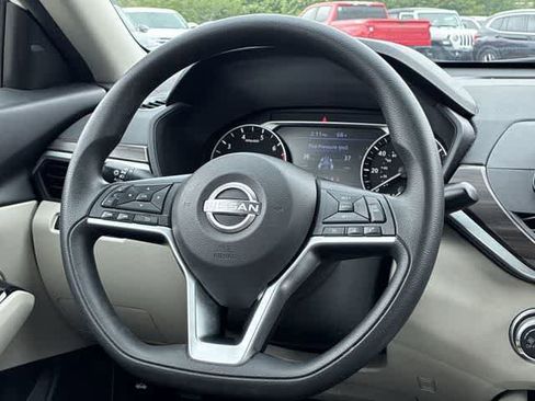 Used 2023 Nissan Altima 2.5 SV FWD image 23