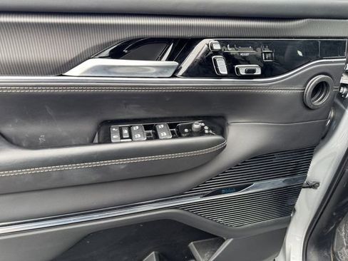 Certified 2025 Jeep Grand Wagoneer Series II Obsidian w/ Quick Order Packagew 28T image 22