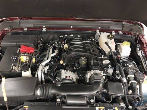 Used 2022 Jeep Gladiator Overland w/ LED Lighting Group AWD/4WD image 29