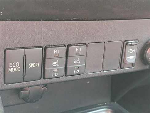 Used 2015 Toyota RAV4 Limited FWD image 12