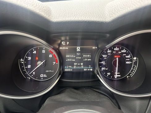 Used 2022 Alfa Romeo Stelvio Veloce image 14