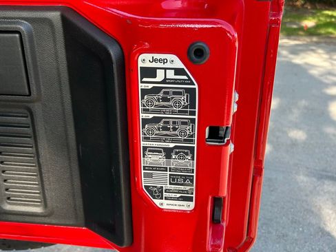 Used 2018 Jeep Wrangler Unlimited Sahara AWD/4WD image 48