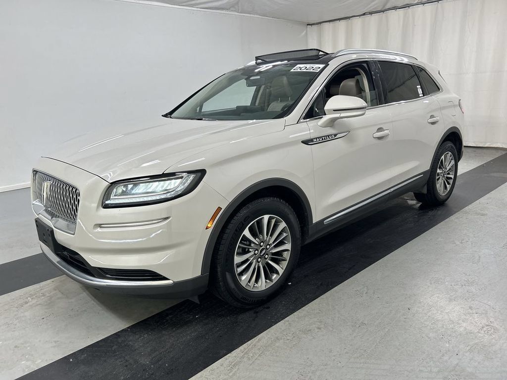 Used 2022 Lincoln Nautilus Reserve AWD/4WD image 5