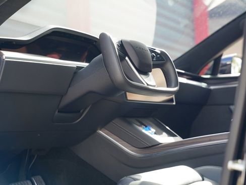 Used 2023 Tesla Model S Standard Range image 10