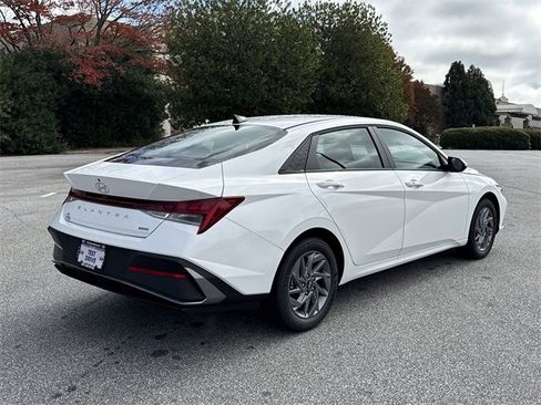 New 2026 Hyundai Elantra Blue image 7