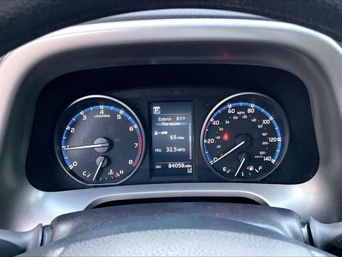 Used 2018 Toyota RAV4 LE image 25