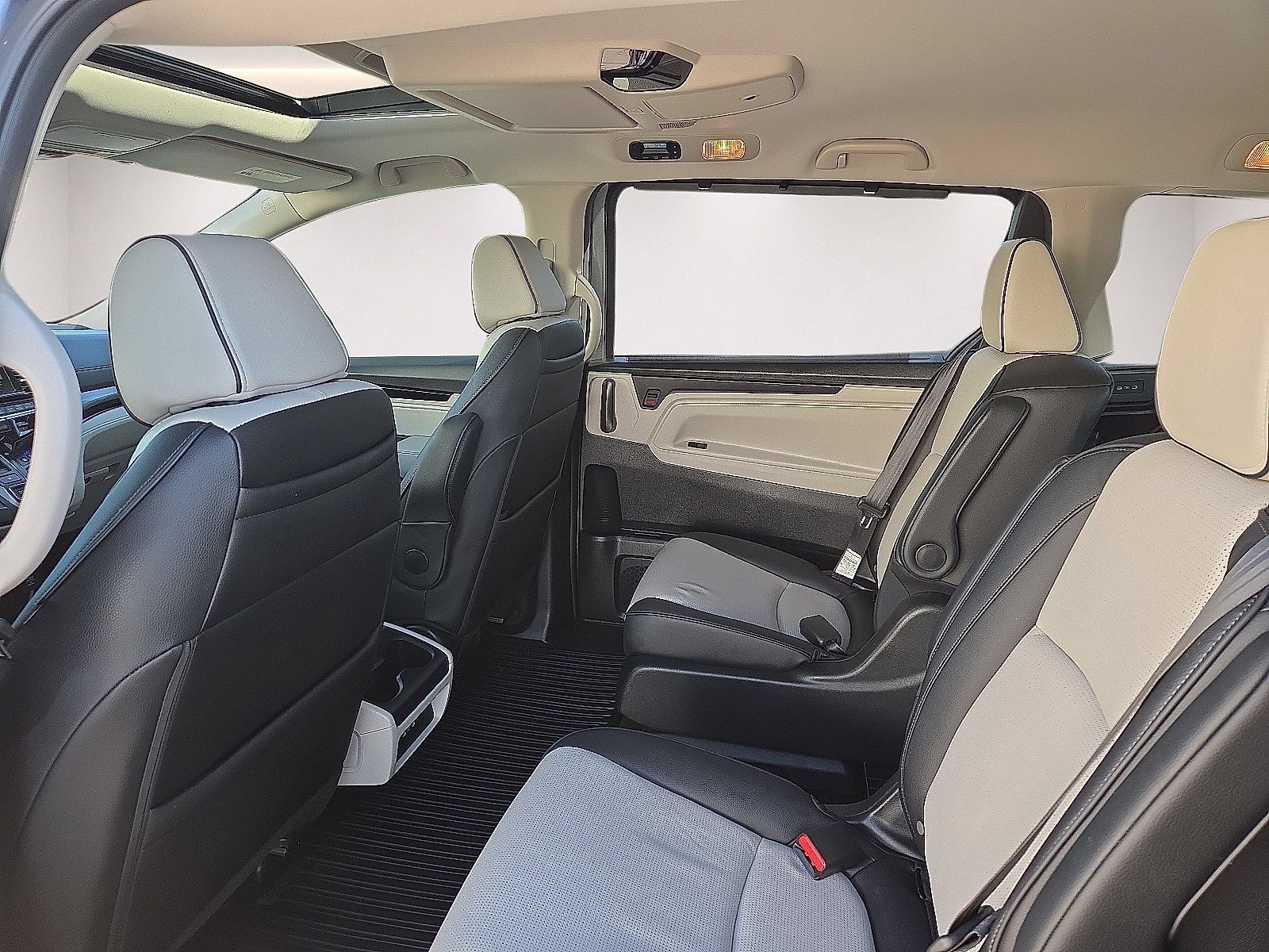 Used 2025 Honda Odyssey Elite image 20