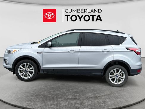 Used 2018 Ford Escape SE w/ SE Sync 3 Package FWD image 2