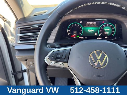 Used 2024 Volkswagen Atlas SEL AWD/4WD image 18