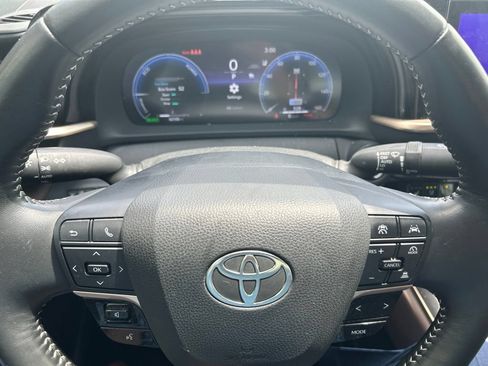 Used 2024 Toyota Crown AWD/4WD image 13