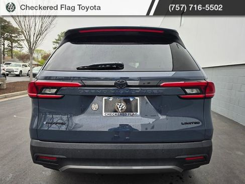 Used 2024 Toyota Grand Highlander XLE image 7