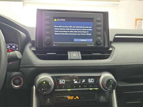Used 2022 Toyota RAV4 XLE w/ Convenience Package FWD image 20