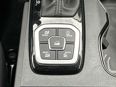 New 2026 Nissan Frontier SV w/ All-Weather Content Package image 35