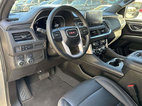 Used 2023 GMC Yukon SLT w/ SLT Luxury Package image 24