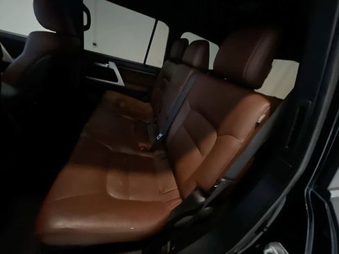 Used 2021 Toyota Land Cruiser image 23