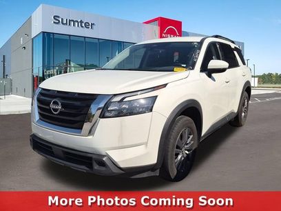 Certified 2025 Nissan Pathfinder SV