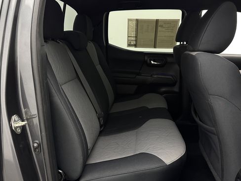 Used 2020 Toyota Tacoma TRD Sport RWD image 30