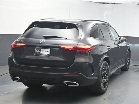 Used 2025 Mercedes-Benz GLC 300 w/ AMG Line image 7