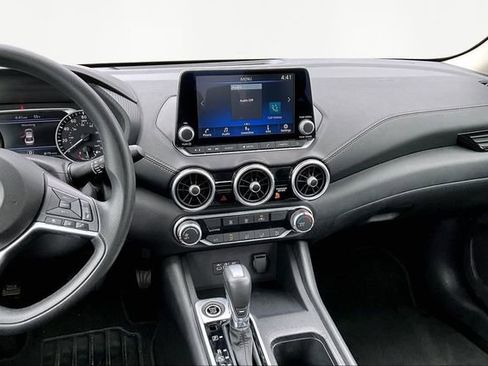 Used 2023 Nissan Sentra SV image 9