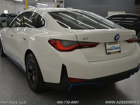 Used 2022 BMW i4 eDrive40 image 12