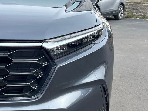 Used 2023 Honda CR-V LX image 2