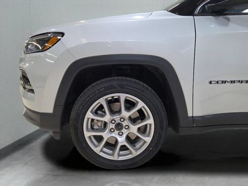 Certified 2025 Jeep Compass Limited AWD/4WD image 25