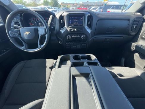Certified 2025 Chevrolet Silverado 1500 Custom image 13