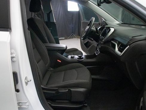 Used 2024 GMC Terrain SLE image 16