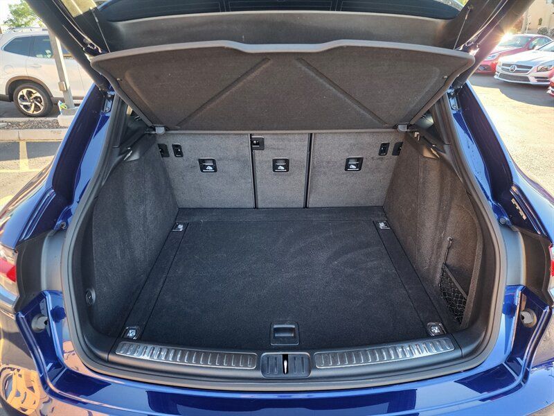 Used 2022 Porsche Macan AWD/4WD image 13