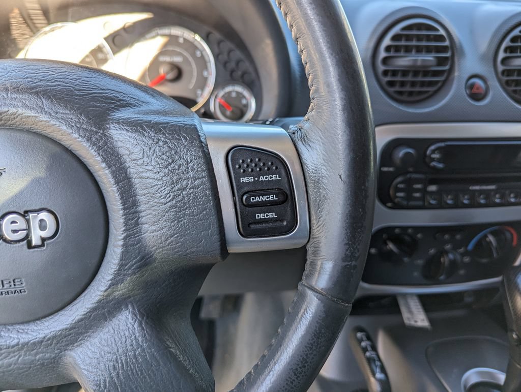 Used 2005 Jeep Liberty Limited AWD/4WD image 18