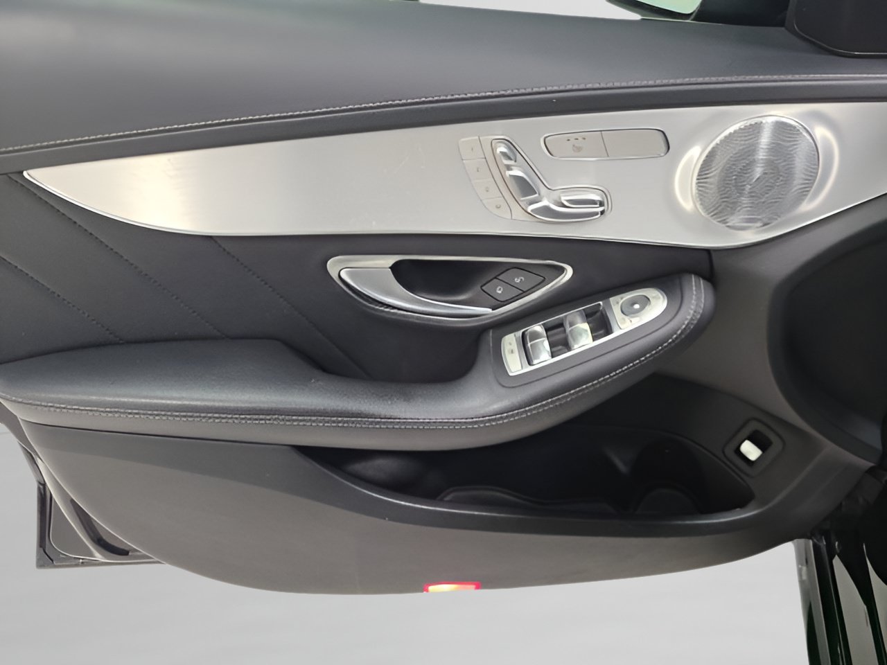 Used 2015 Mercedes-Benz C 300 4MATIC Sedan image 19