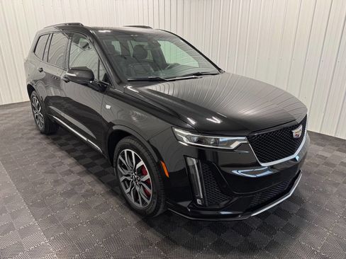 Used 2023 Cadillac XT6 Sport image 2