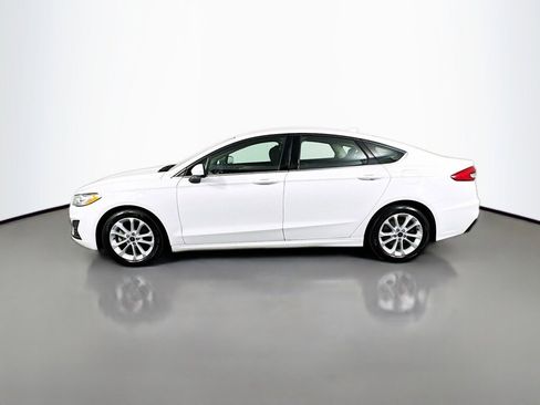 Used 2020 Ford Fusion SE image 2