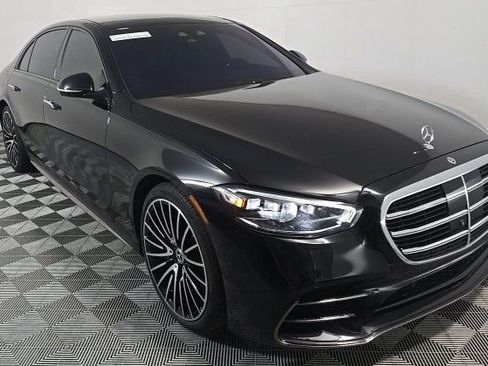 Used 2024 Mercedes-Benz S 580 4MATIC Sedan w/ AMG Line image 4
