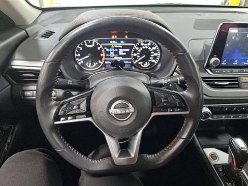 Used 2025 Nissan Altima 2.5 SR FWD image 7