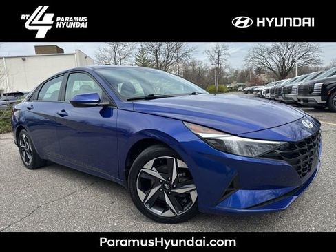 Used 2023 Hyundai Elantra SEL w/ Convenience Package image 1