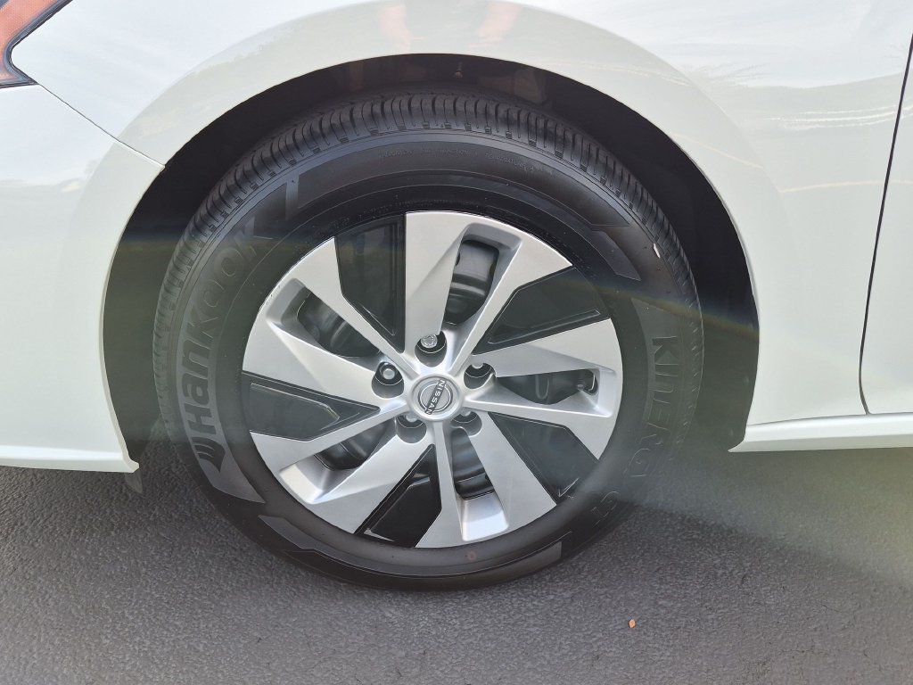 Used 2025 Nissan Altima 2.5 S FWD image 9