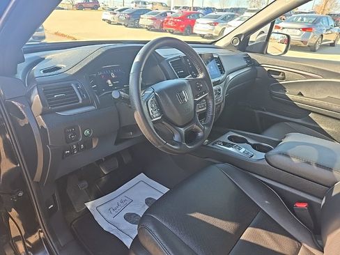 Used 2025 Honda Passport EX-L image 16