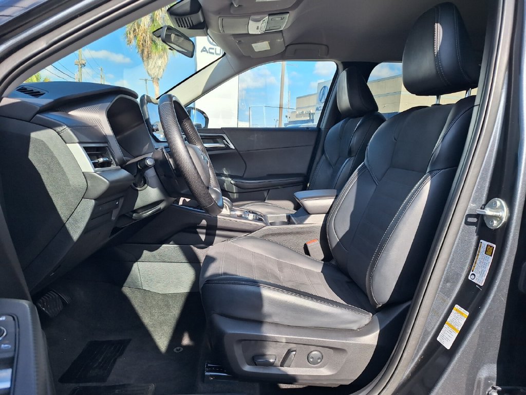 Used 2024 Mitsubishi Outlander FWD image 9