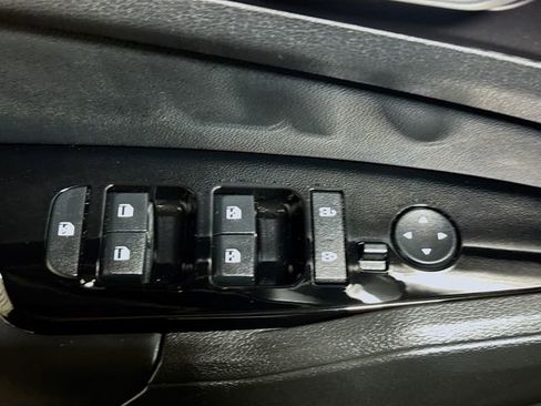 Used 2023 Kia Sportage EX image 11