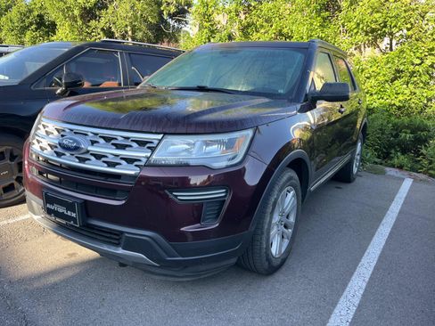 Used 2019 Ford Explorer XLT AWD/4WD image 2