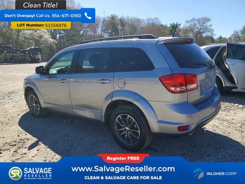 Used 2019 Dodge Journey SE FWD image 3