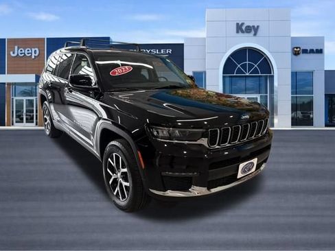 Used 2023 Jeep Grand Cherokee L Limited w/ Trailer Tow Group (B) AWD/4WD image 10