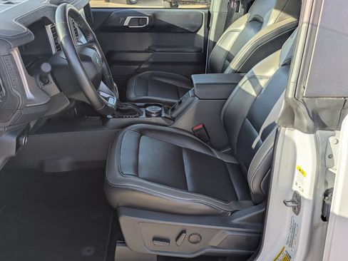 Used 2025 Ford Bronco Outer Banks AWD/4WD image 7