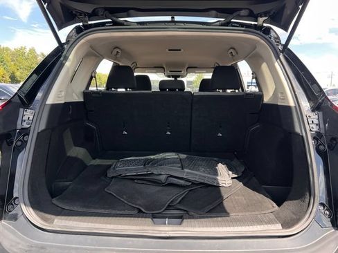 Used 2021 Nissan Rogue S FWD image 27