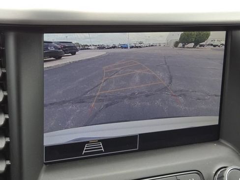 Used 2023 GMC Acadia SLE w/ Driver Convenience Package FWD image 6