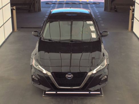 Used 2022 Nissan Altima 2.5 SR image 2
